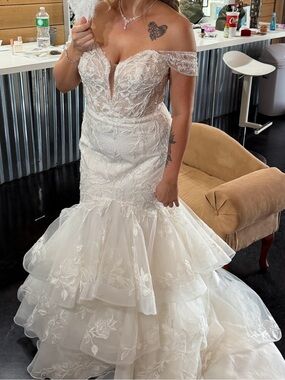 Jimani Bridal Gown by Justin
Alexander